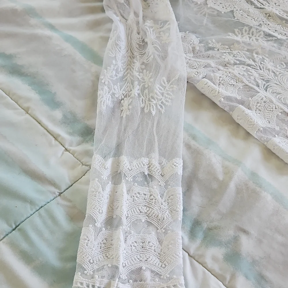 NWT Rabbit Rabbit Rabbit Design Sheer Lace Shrug Top Size M - Picture 9 of 13